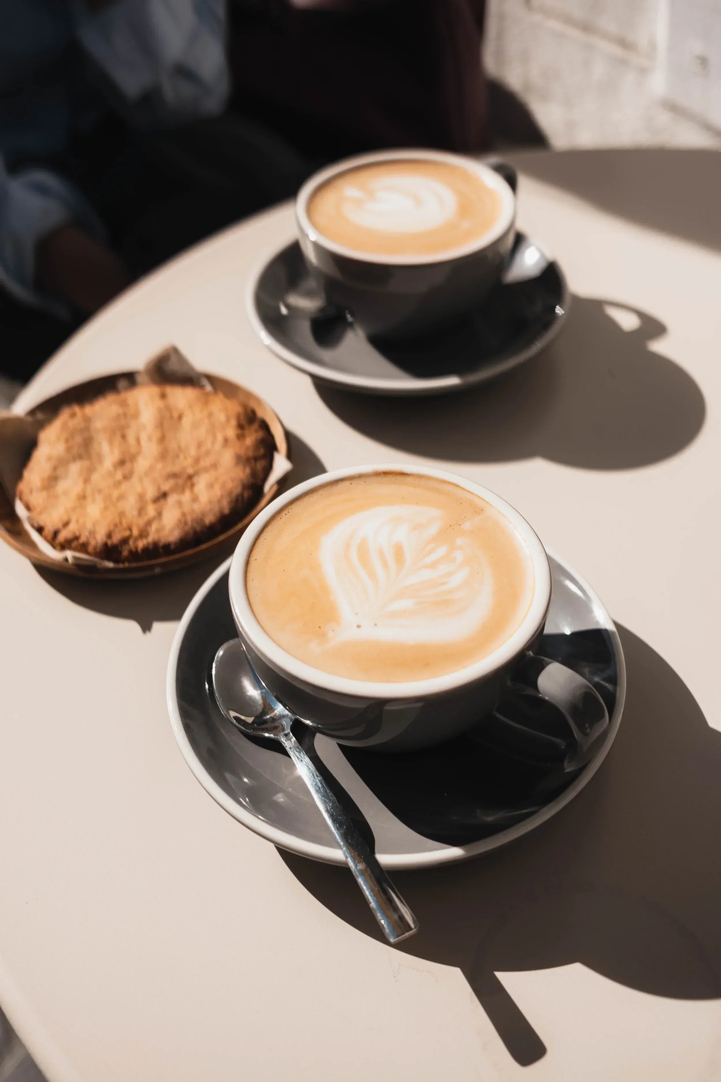 Macchiato vs Latte: dos formas de disfrutar el café con leche