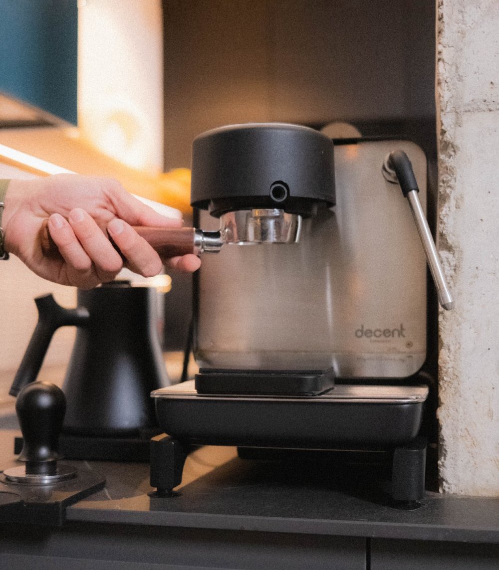 Café de especialidad, fresco de temporada y recién tostado. Trato cercano y transparencia. Somos tostadores. TOSTADO EN SEVILLA.