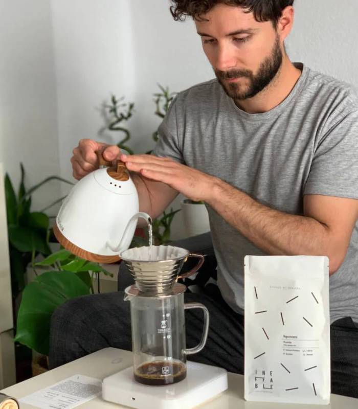 Café de especialidad, fresco de temporada y recién tostado. Trato cercano y transparencia. Somos tostadores. TOSTADO EN SEVILLA.