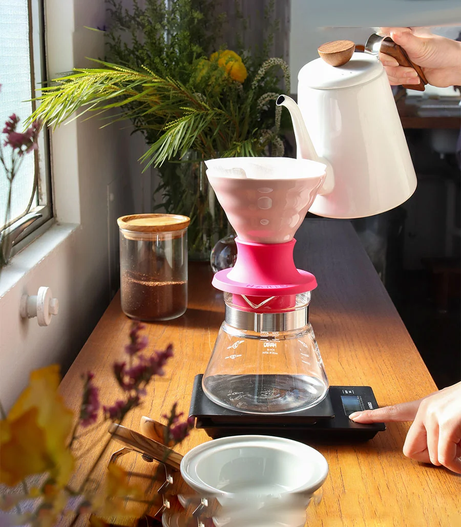 Hario V60 Switch 02 – Gotero de inmersión de cerámica