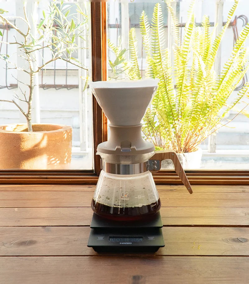 Hario V60 Switch 02 – Gotero de inmersión de cerámica