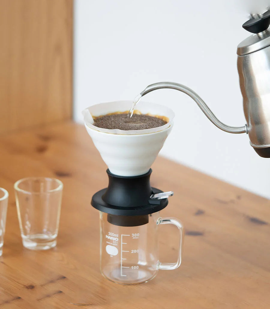 Hario V60 Switch 02 – Gotero de inmersión de cerámica