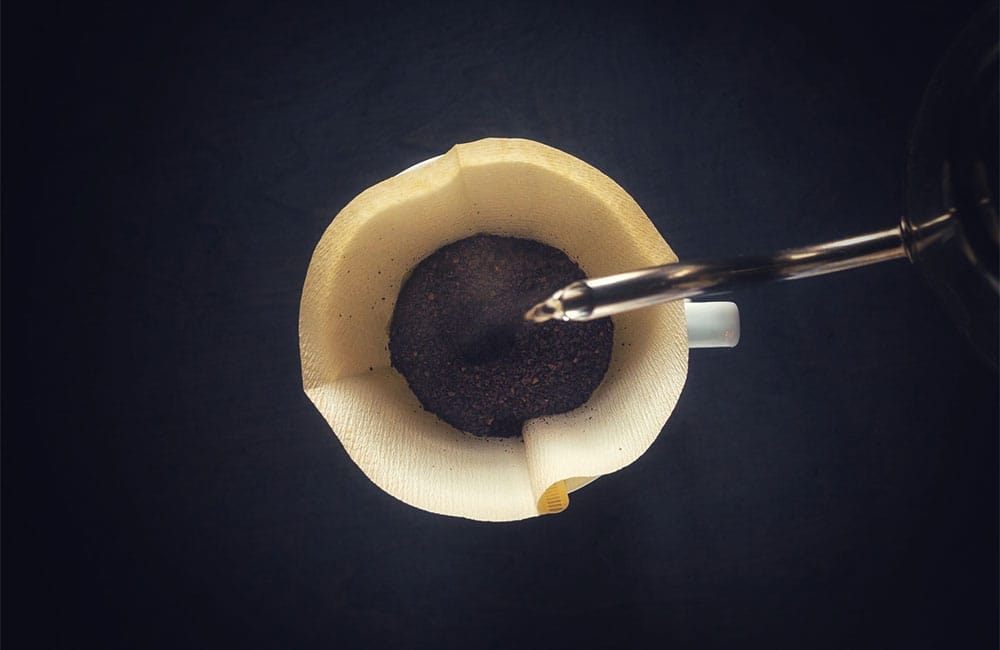 Ground coffee bed to prepare a V60